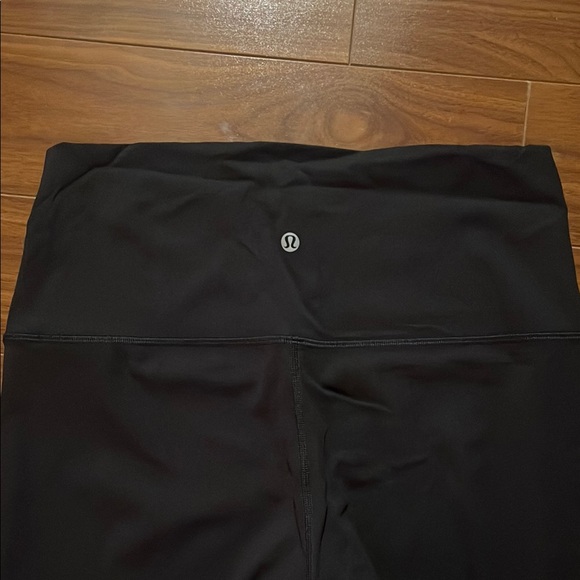 Lululemon black capri leggings size 10 - Picture 3 of 4